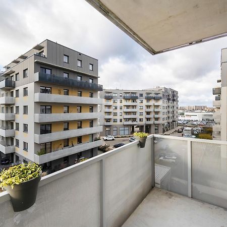 One Bedroom Apartment Nadodrze With Free Garage Wroclaw By Noclegi Renters 외부 사진
