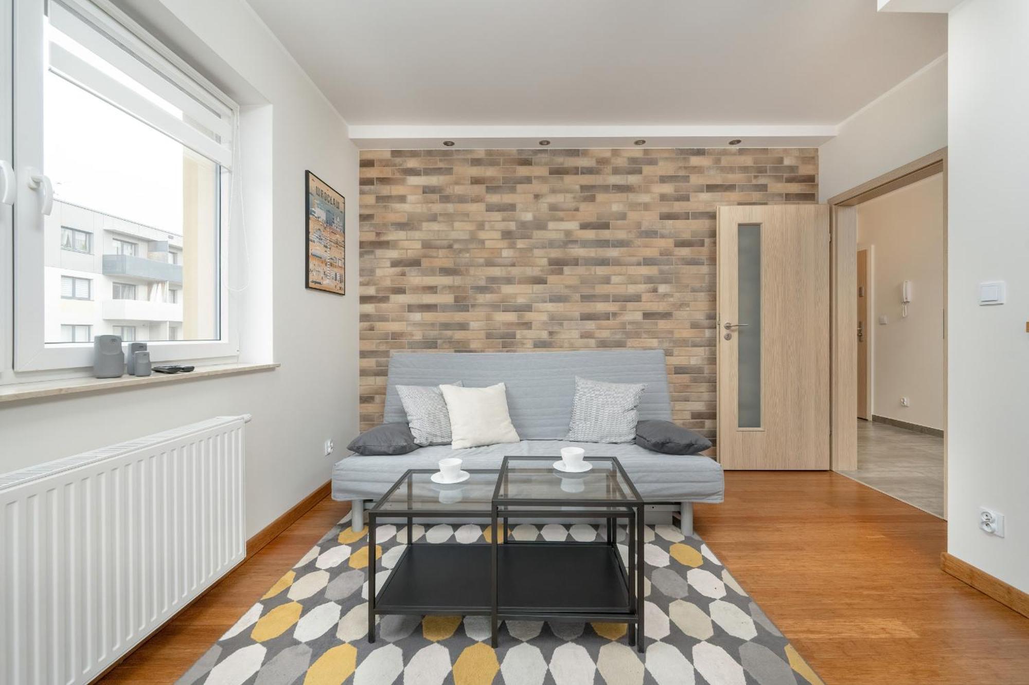 One Bedroom Apartment Nadodrze With Free Garage Wroclaw By Noclegi Renters 외부 사진