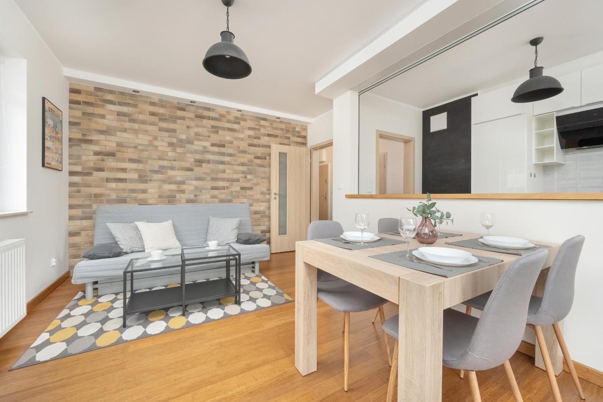 One Bedroom Apartment Nadodrze With Free Garage Wroclaw By Noclegi Renters 외부 사진